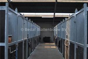 paardenstallen binnenboxen